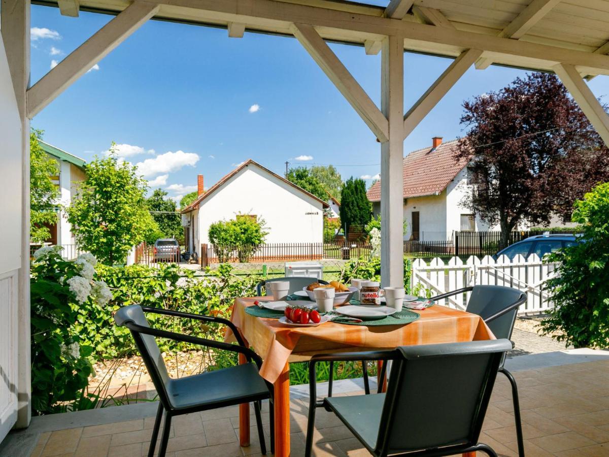 Holiday Home Jazmin By Interhome Balatonszarszo Eksteriør bilde